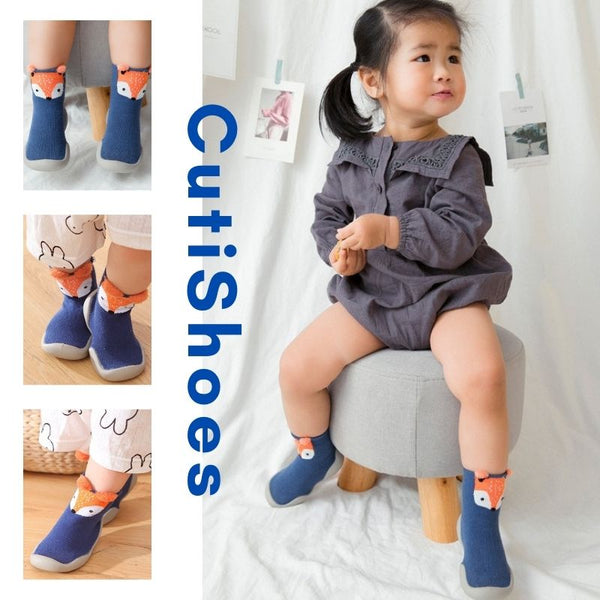 Chaussures CutieShoes™ pour enfants - Modèles premiers pas en coton et caoutchouc, conçues pour épouser la forme naturelle du pied, prévenir les glissades et protéger les orteils. Design mignon avec motifs d'animaux variés, parfaites pour le confort et la sécurité des premiers pas de bébé.