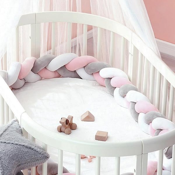 SafeBraid™ en 100% coton naturel, tressé protecteur de berceau pour sécurité de bébé, doux et élégant pour embellir la chambre.