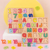 Ensemble de puzzles éducatifs SchoolPuzzle™ avec lettres alphabétiques et chiffres en bois naturel pour l'apprentissage ludique des enfants.