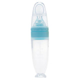 Biberon-cuillère BottleSpoon en silicone alimentaire sans BPA, idéal pour une transition douce du biberon à la cuillère. Capacité de 90 ML, conçu pour les bébés de plus de 4 mois. Évite les éclaboussures et permet un dosage précis des repas tels que la purée, bouillie et céréales. Facile à nettoyer et stériliser.